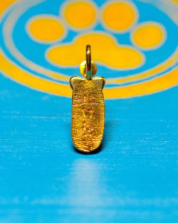 猫小判（18金）｜一生ものの招き猫ペンダントの画像