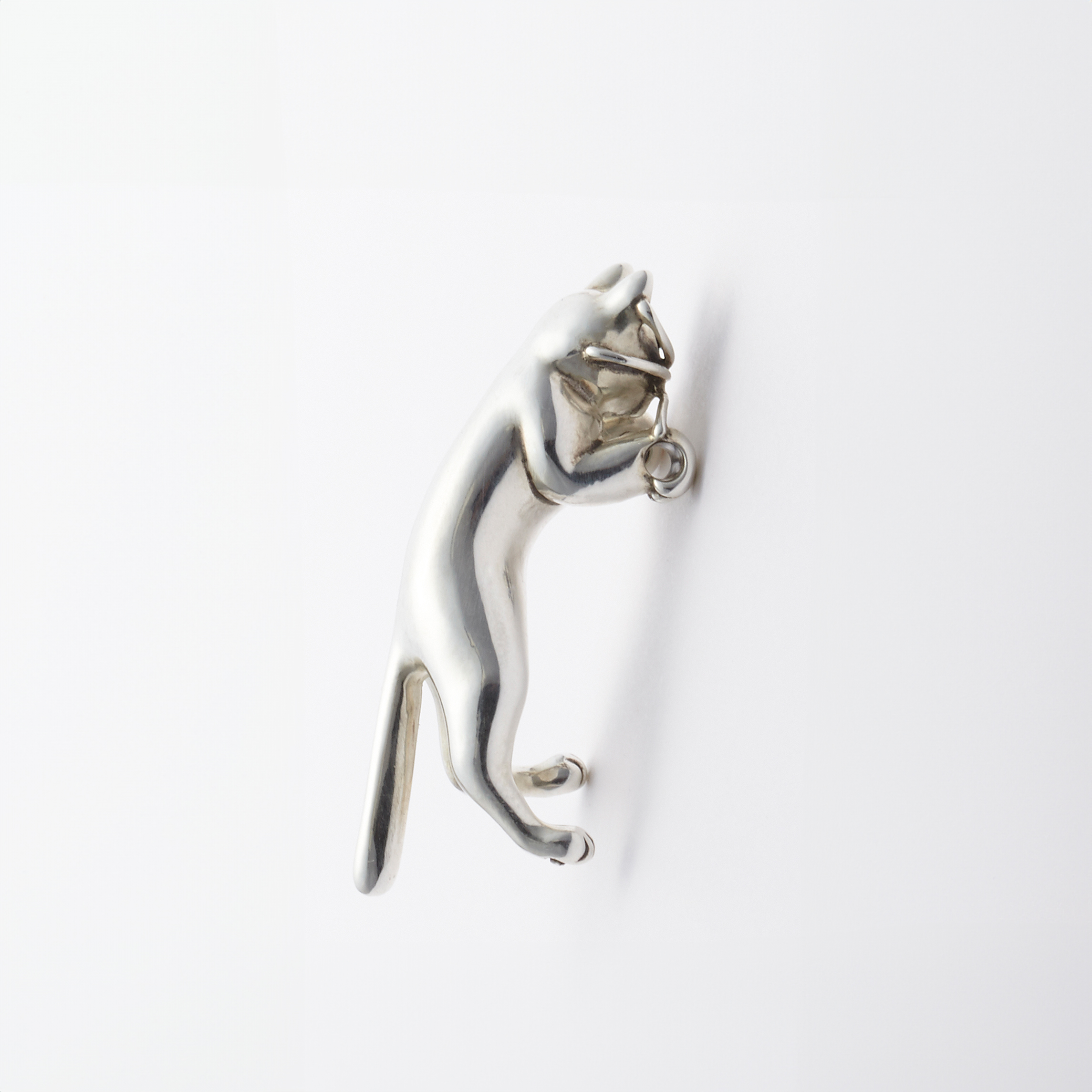 猫背の弟｜ブランコ遊びの猫ペンダント｜k18／silver925対応の画像