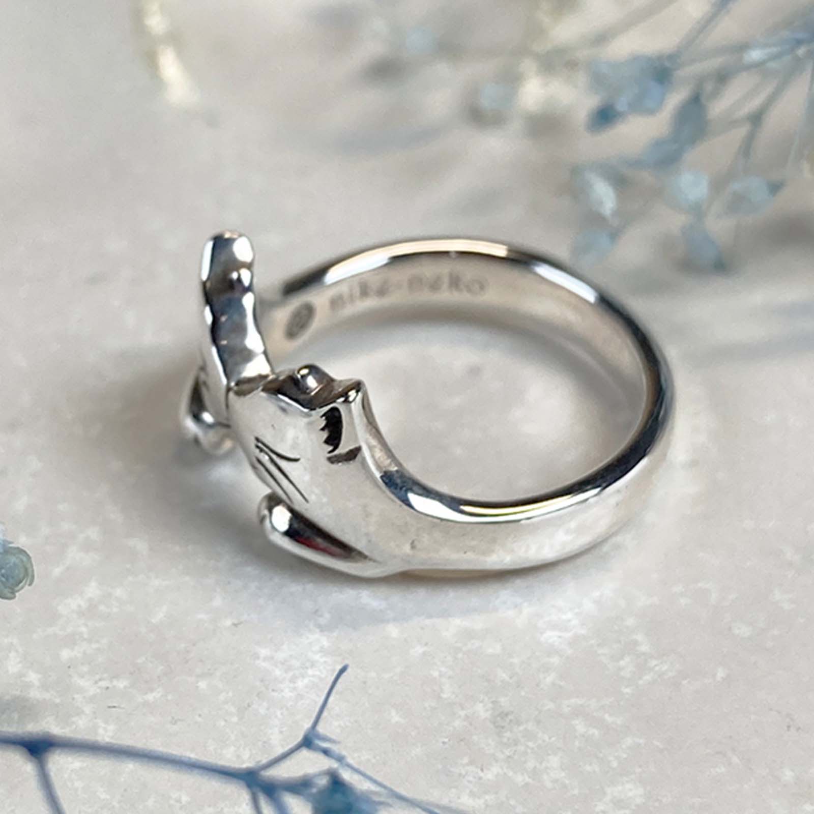 鼻でKISSする猫リング｜指先で触れる距離のシルバーアクセサリー（silver925）の画像