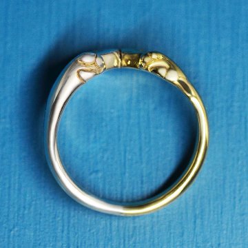 鼻でKISSする猫リング｜指先で触れる距離のシルバーアクセサリー（silver925）の画像