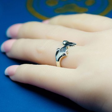 鼻でKISSする猫リング｜指先で触れる距離のシルバーアクセサリー（silver925）の画像