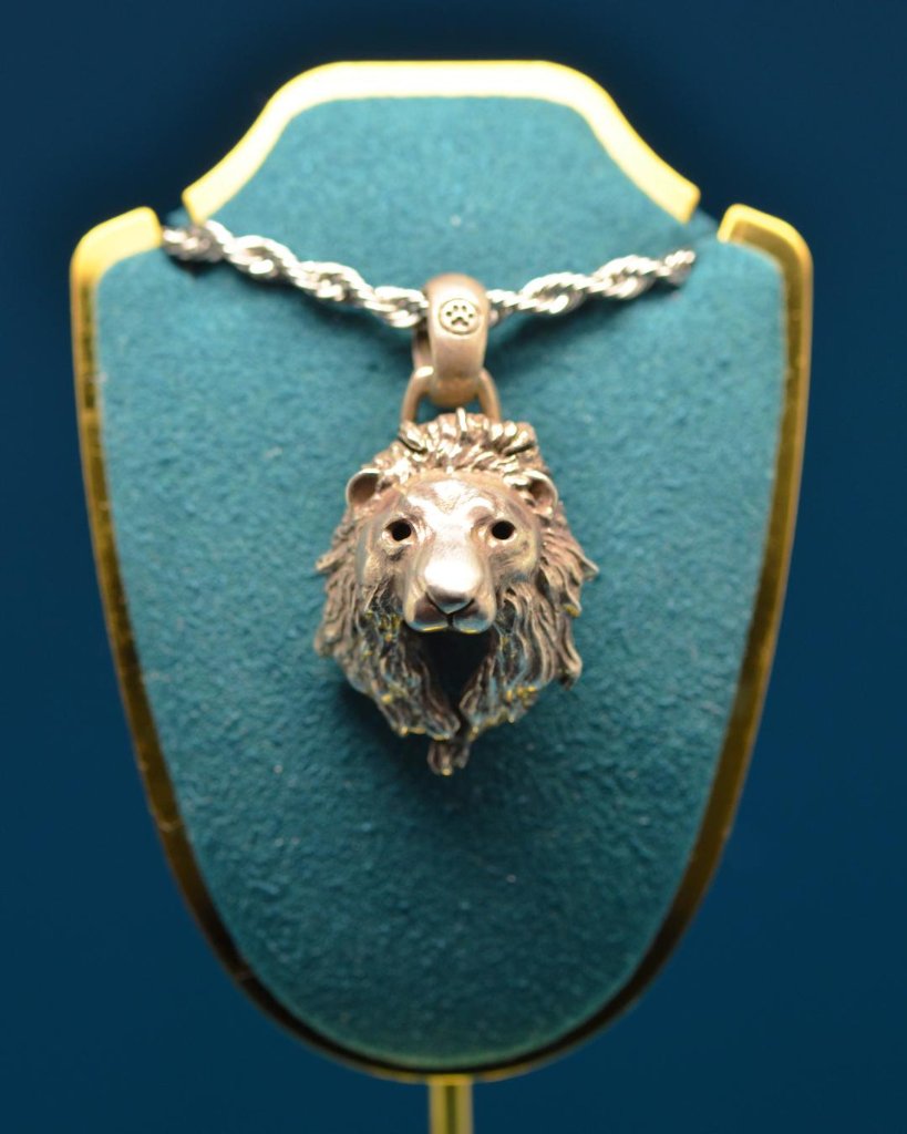 ライオンの顔トップの画像