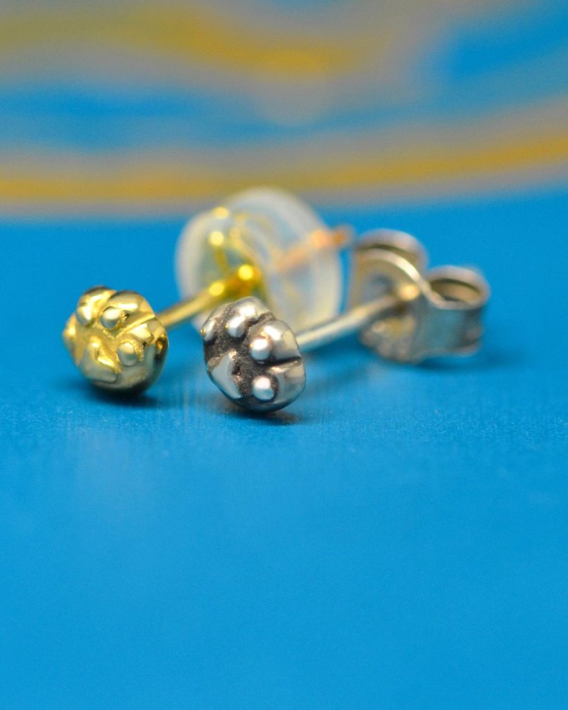 肉球凸ピアス（小）（中）の画像