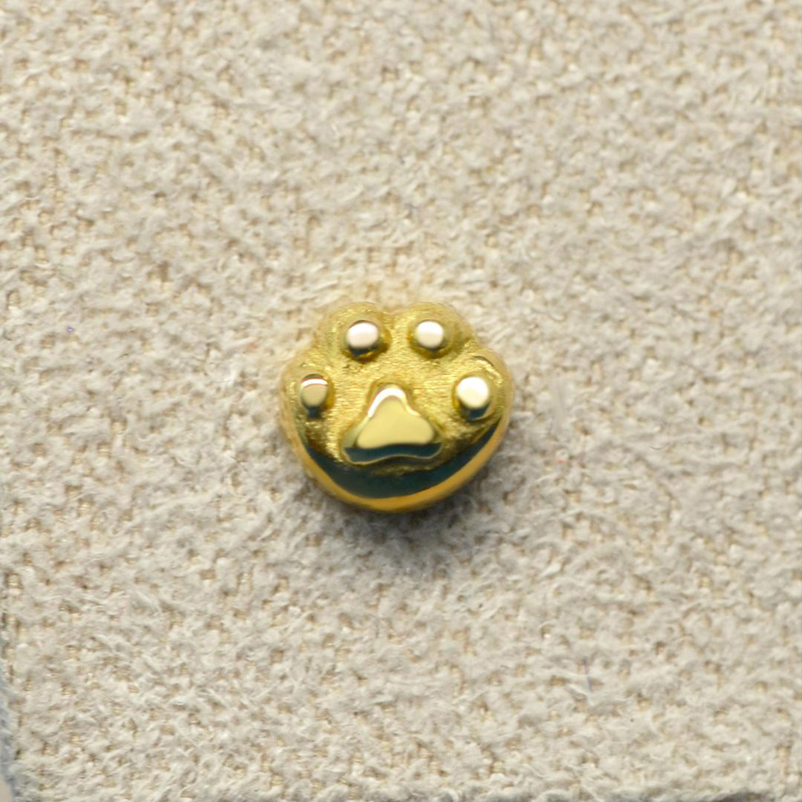 肉球凸ピアス（小）（中）の画像