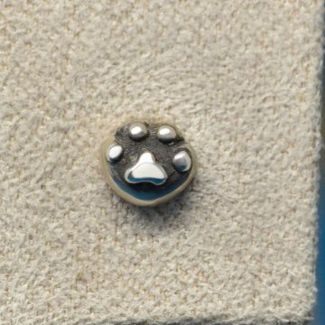 肉球凸ピアス（小）（中）の画像