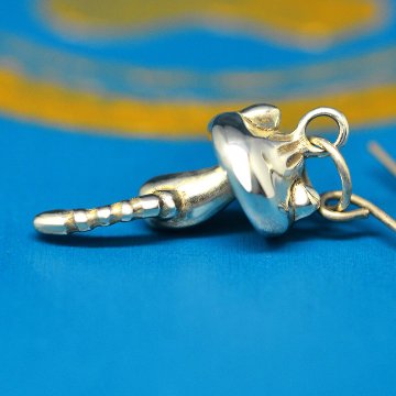 きのこ猫 ピアスチャーム｜silver925・真鍮｜猫好きのためのハンドメイドアクセサリーの画像