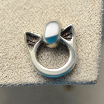 輪っかねこのピアスの画像