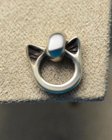 輪っかねこのピアスの画像
