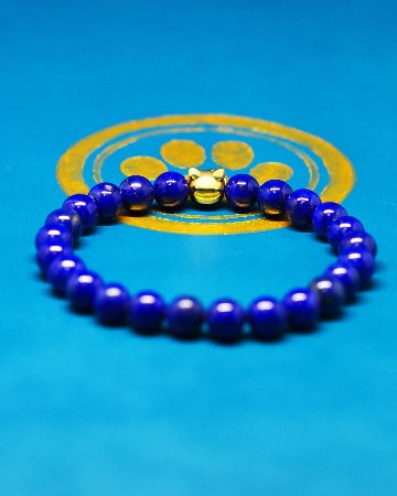 18金の８mm猫顔と8mmラピスラズリ（濃い色セレクト）の画像