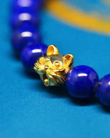 18金の８mm猫顔と8mmラピスラズリ（濃い色セレクト）の画像