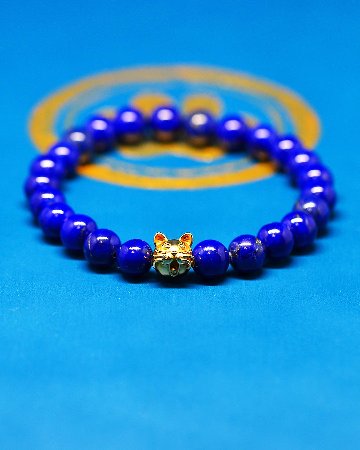 18金の８mm猫顔と8mmラピスラズリ（濃い色セレクト）の画像