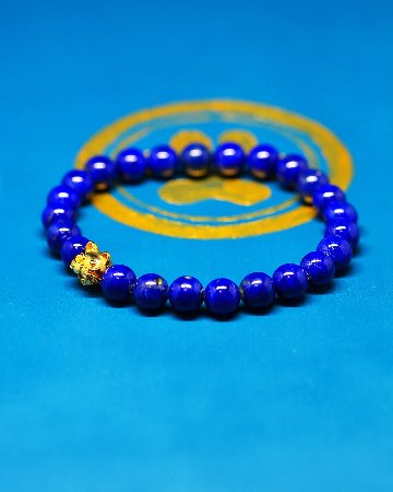 18金の８mm猫顔と8mmラピスラズリ（濃い色セレクト）の画像