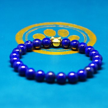 18金の８mm猫顔と8mmラピスラズリ（濃い色セレクト）の画像