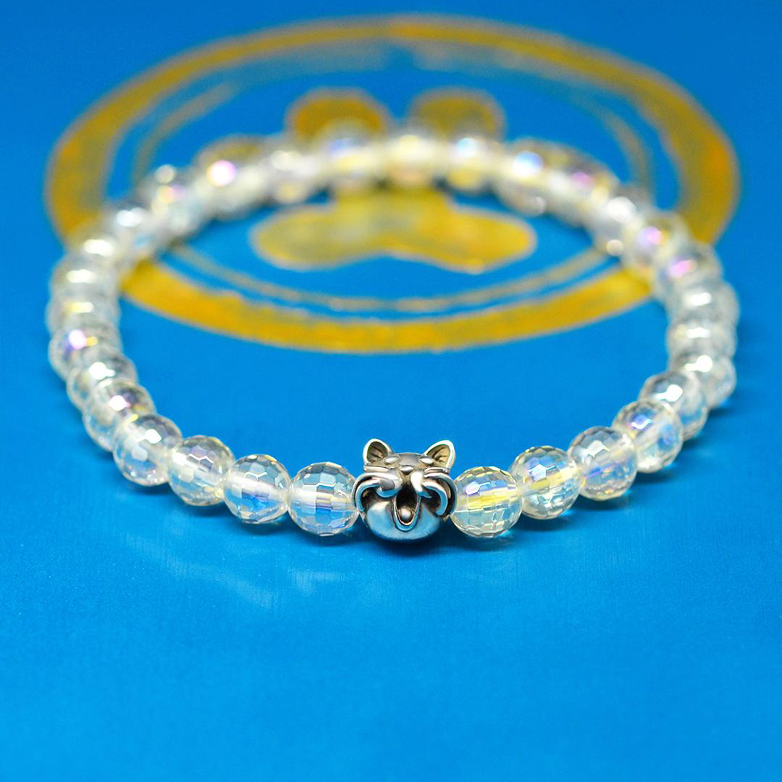８ｍｍの猫顔と６mmオーロラ水晶ブレスレットの画像