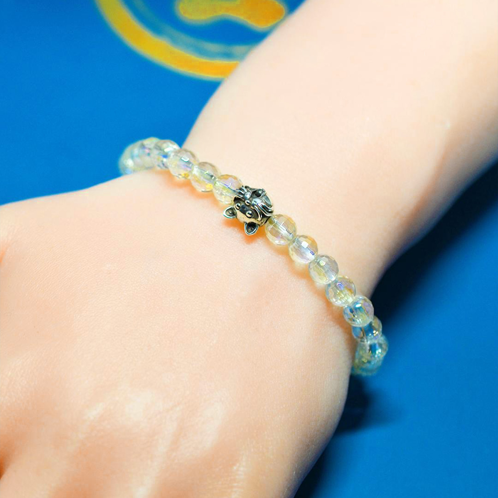 ８ｍｍの猫顔と６mmオーロラ水晶ブレスレットの画像