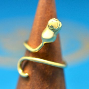 指の上で寝ちゃう香箱猫リング（フリーサイズ）の画像