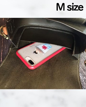 Cat's face on bag /M サイズ・本体緑、猫とお魚ナチュラル色（展示品）（最後の１つ）の画像