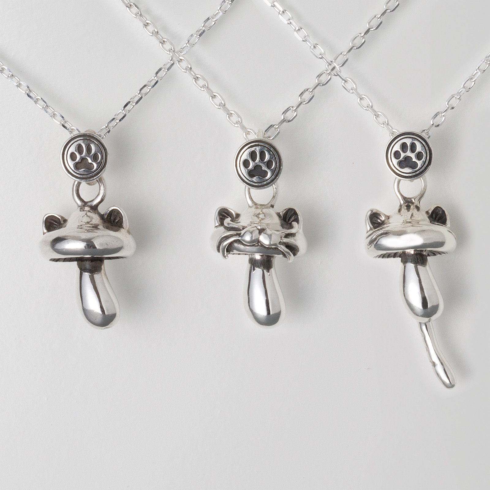 きのこねこペンダント｜成長する猫モチーフ（耳・口元・しっぽ選択可 / silver925）の画像