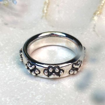 ぐるっと一周肉球リング｜猫好きのためのシルバーアクセサリー（silver925）の画像