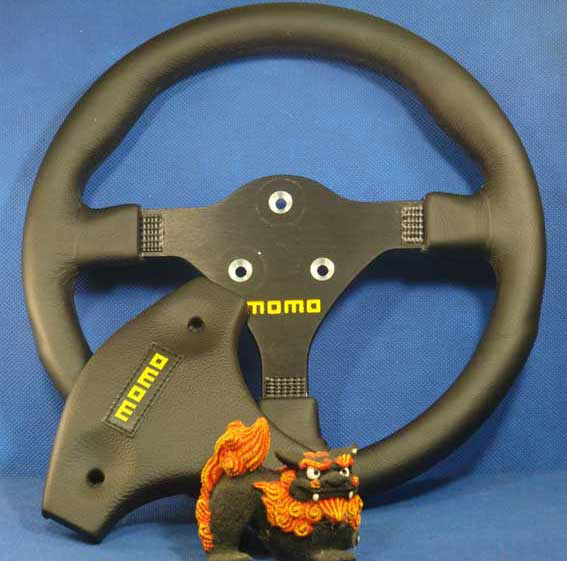 モモステアリング・レザー・SVAパッド付の画像