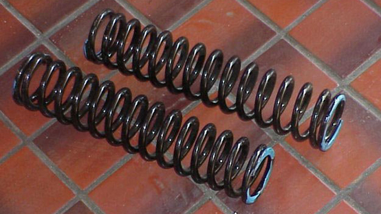 コイルスプリング・ID2.25/2.5インチ黒の画像