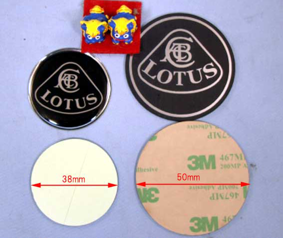 センターバッジLotus黒38mm50mmの画像