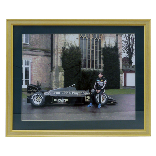 "プリント、フレーム入り、ロータスタイプ97 & アイルトンセナ"の画像