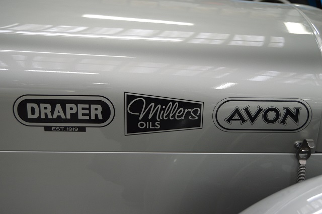 デカール・左右セット・ボンネット 「3スポンサーズ」ブラック・Super Sprintの画像