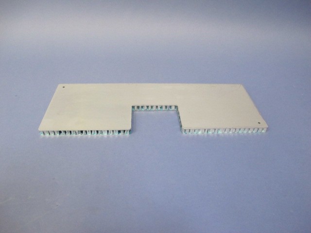 燃料タンクパネル・リア・センター・ハニカム・S3 Metric シャーシの画像