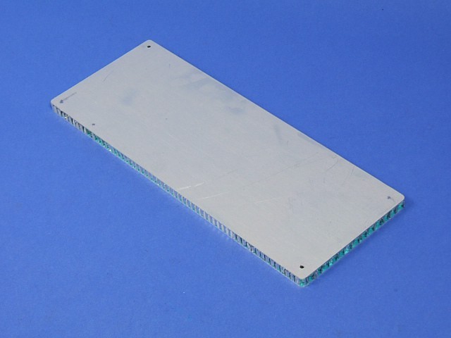 リヤ・センター燃料タンクガード・ハニカム製・Imperial シャーシの画像