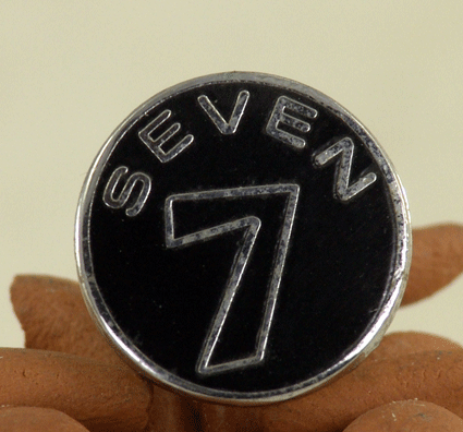 ピンバッジ・SevenCars黒13の画像