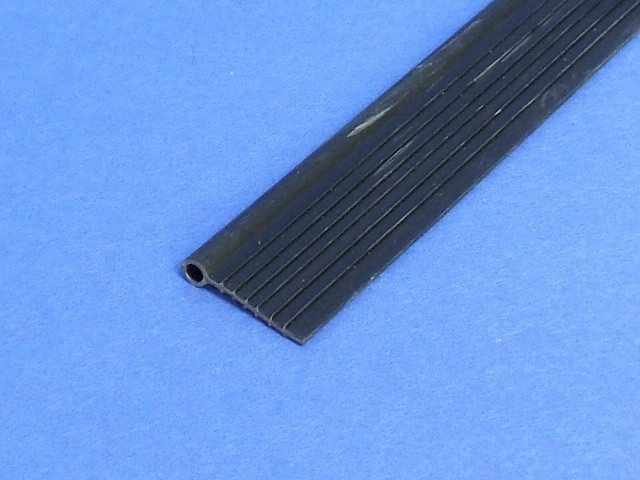 純正パイピングモール、フレアウィング or リアウィング、 1.5m 長、ケーターハムの画像