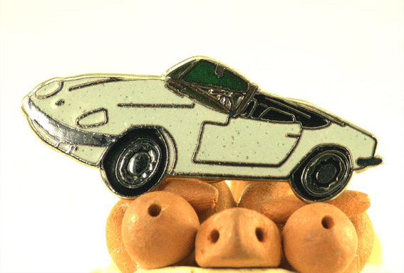 ピンバッジ・ロータスエラン・アイボリーの画像