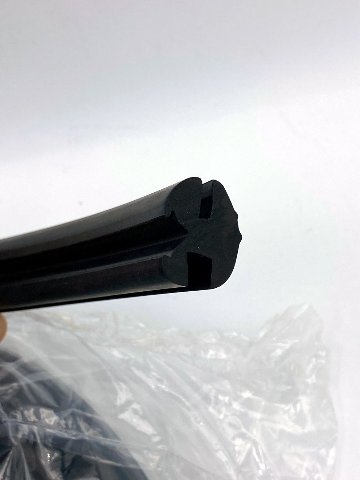 ウェザーストリップ (メーター売り)、 ウィンドスクリーン、F&R ロータス エラン の画像
