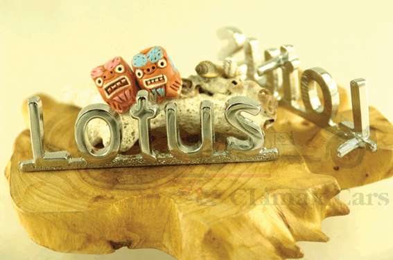 レターズ・エンブレム　「Lotus」の画像