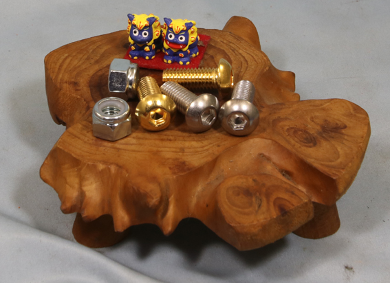 フロント・スクリーン用スクリュー・ボタンキャップの画像