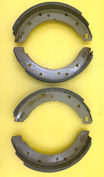 ブレーキシューセットリア、9"、トライアンフ TR3A-6、モーガン 1960-1993年までの画像