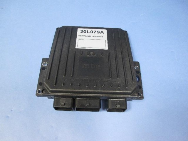 ECU、MBE 975の画像