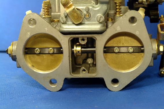 WEBERウェーバーポンプコントロールレバー#84・ピン#82の画像