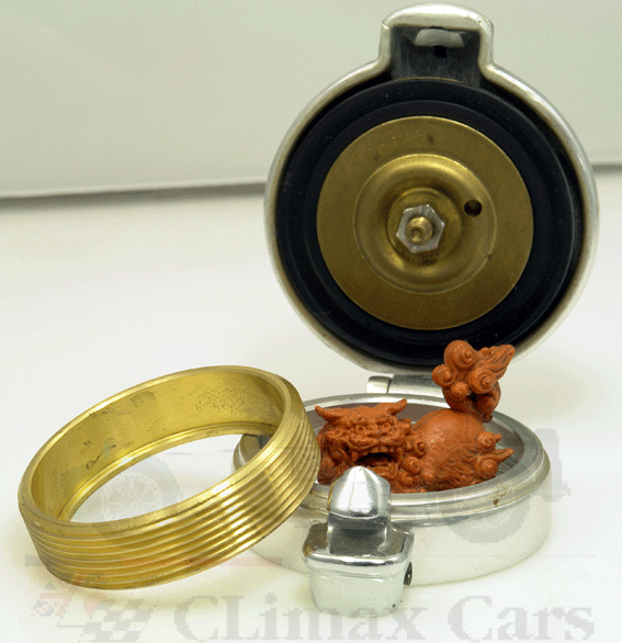 レーシングキャップ用ネックアダプター・ジョイント・真鍮カラーの画像