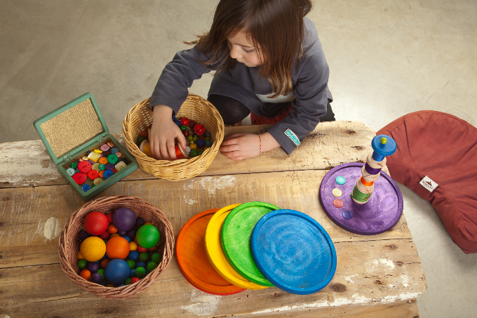 6レインボートレイ　6 Rainbow dishesの画像