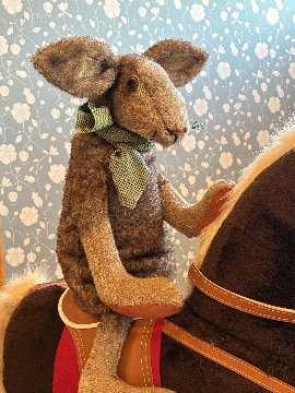 〈バーレーベンのどうぶつ手人形〉　野うさぎのコンラッドの画像