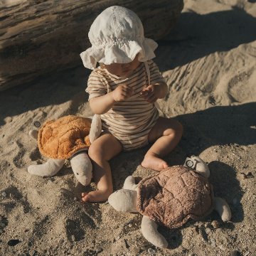 SENGER社　カドリーアニマルタートル / ローズウッド (S) 　Cuddly Animal Turtle small | rosewoodの画像