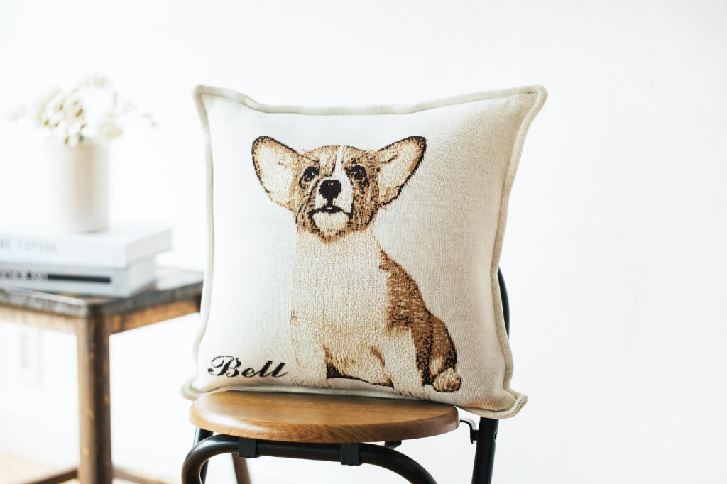 編み込みうちの子肉球クッション 40cmの画像