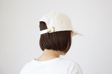 キャップ ふちどりデザインの画像