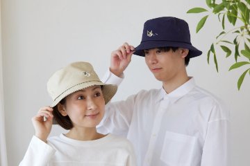 バケットハット ふちどりデザインの画像