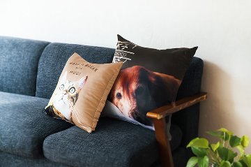 プリントスクエアクッション イニシャルデザインの画像