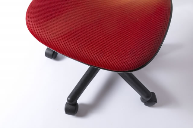座面や背もたれのヘタリ具合をチェック