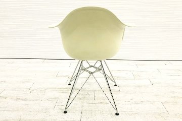 ヴィトラ イームズチェア ハーマンミラー Vitra 中古 イームズ HermanMiller Eames Plastic ArmChair ホワイトの画像