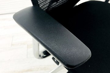 オカムラ バロンチェア バロン エクストラハイバック クッション 固定肘 ポリッシュフレーム ブラック ランバーサポート 高機能チェア 中古オフィス家具画像